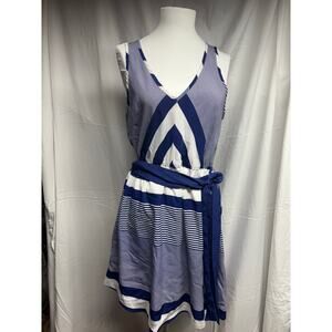 Buttons beautiful blue & white dress with belt. Size large